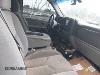 2004 Chevrolet Suburban LS with VIN 3GNGK26U54G243441, listed as a IAAI auction lot 42706672 with 124,306 mi miles and . Bid and sale history available at DreamBid. Image 5.