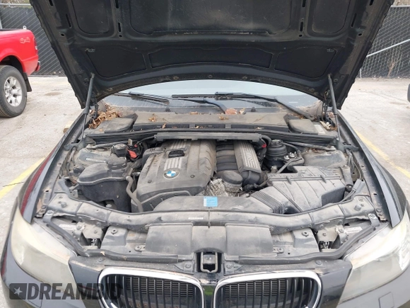 2011 BMW 3 Series 328i xDrive with VIN WBAPK7C55BA772321, listed as a IAAI auction lot 41873123 with 95,500 mi miles. Bid and sale history available at carsss.com. Image 10.