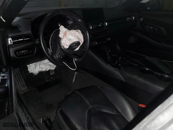 2021 Toyota GR Supra 3.0 with VIN WZ1DB0C04MW045065, listed as a Copart auction lot 46002785 with 0 mi miles and Salvage Title. Bid and sale history available at carsss.com. Image 8.