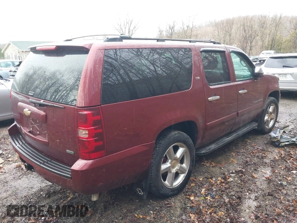 2008 Chevrolet Suburban LTZ with VIN 1GNFK16368R200844, listed as a IAAI auction lot 41722464 with 381,802 mi miles. Bid and sale history available at carsss.com. Image 4.
