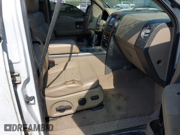2005 Ford F-150 XLT z VIN 1FTPW14595KD49565, wystawiony jako IAAI lot #42587713 z przebiegiem 360 588 mil mil oraz . Historia ofert i sprzedaży dostępna na DreamBid. Obrazek 5.