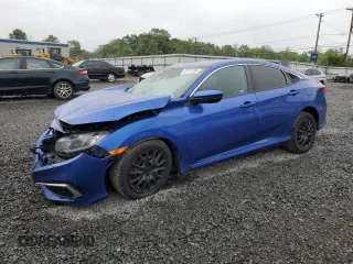 2020 Honda Civic LX z VIN 2HGFC2F64LH520924, wystawiony jako Copart lot #57714785 z przebiegiem 61 825 mil mil oraz Szkoda całkowita • Salvage title. Historia ofert i sprzedaży dostępna na DreamBid. Obrazek 1.
