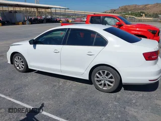 2015 Volkswagen Jetta SE с VIN 3VWD17AJ3FM352152, выставлен на аукционе IAAI как лот 42374530 с пробегом 96 432 миль миль и . История ставок и продаж доступна на DreamBid. Изображение 14.