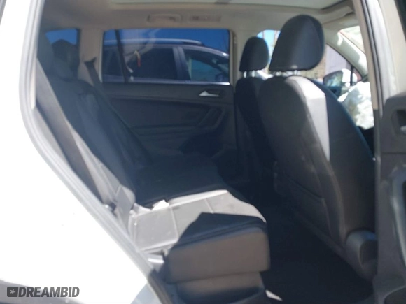 2019 Volkswagen Tiguan SE with VIN 3VV2B7AX1KM092616, listed as a IAAI auction lot 41868660 with 147,419 mi miles. Bid and sale history available at carsss.com. Image 8.