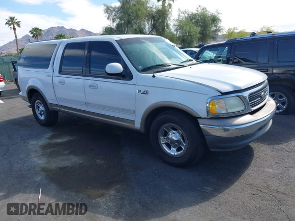 2003 Ford F-150 XLT with VIN 1FTRW07L23KA82084, listed as a IAAI auction lot 42140764 with 286,754 mi miles. Bid and sale history available at carsss.com. Image 1.