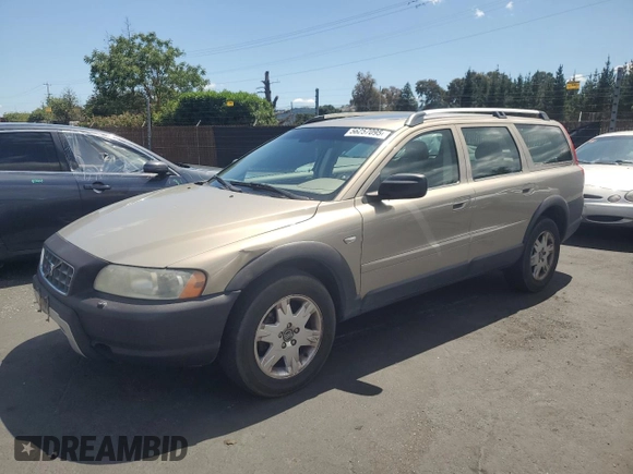 2005 Volvo XC70 z VIN YV1SZ592451199744, wystawiony jako Copart lot #56257095 z przebiegiem 193 139 mil mil oraz Czysty tytuł • Clean title. Historia ofert i sprzedaży dostępna na DreamBid. Obrazek 1.