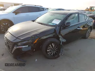 2023 Nissan Altima SV z VIN 1N4BL4DV4PN369993, wystawiony jako IAAI lot #42291109 z przebiegiem 38 500 mil mil oraz . Historia ofert i sprzedaży dostępna na DreamBid. Obrazek 2.