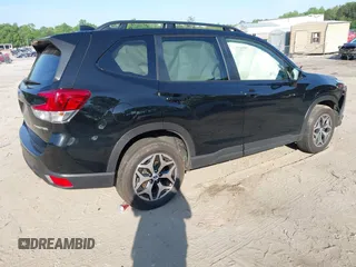 2024 Subaru Forester Premium with VIN JF2SKACC7RH507864, listed as a IAAI auction lot 42178068 with 13,700 mi miles and . Bid and sale history available at DreamBid. Image 4.