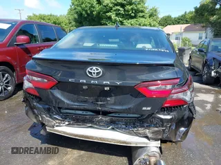 2022 Toyota Camry SE z VIN 4T1G11AK2NU499302, wystawiony jako IAAI lot #42233378 z przebiegiem 122 635 mil mil oraz . Historia ofert i sprzedaży dostępna na DreamBid. Obrazek 17.