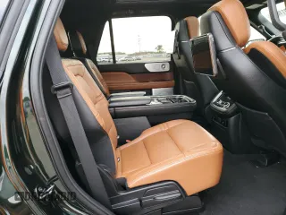 2021 Lincoln Navigator Reserve z VIN 5LMJJ2LT8MEL10031, wystawiony jako Copart lot #37011694 z przebiegiem 55 193 mil mil oraz . Historia ofert i sprzedaży dostępna na DreamBid. Obrazek 12.