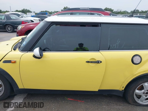 2005 MINI Hardtop with VIN WMWRC33505TK62367, listed as a IAAI auction lot 42397651 with Not provided miles and . Bid and sale history available at DreamBid. Image 14.