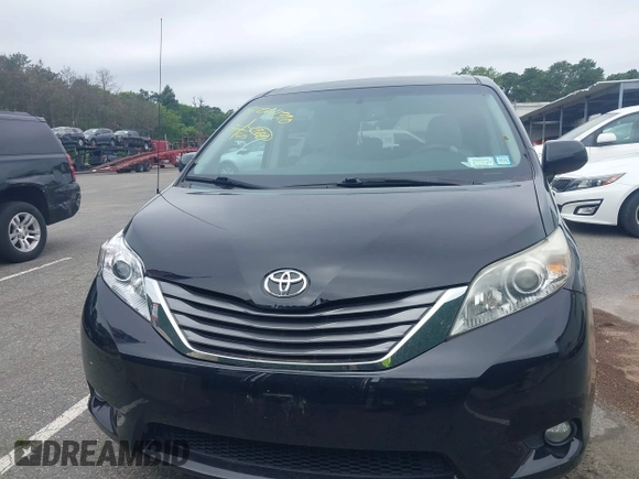2013 Toyota Sienna XLE AAS with VIN 5TDYK3DCXDS302949, listed as a IAAI auction lot 42611370 with 236,663 mi miles and . Bid and sale history available at DreamBid. Image 6.