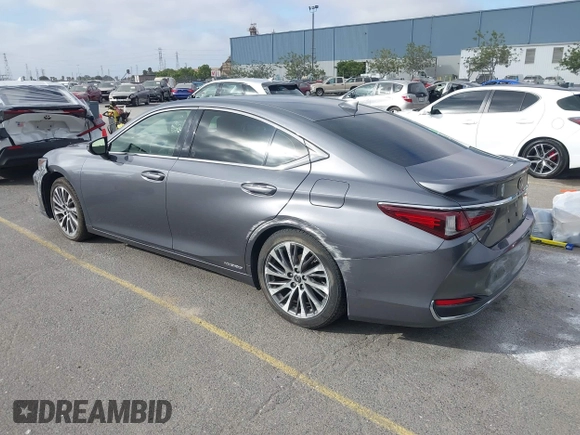 2019 Lexus ES 300h with VIN JTHB21B19K2022809, listed as a IAAI auction lot 42484103 with 62,596 mi miles and . Bid and sale history available at DreamBid. Image 3.