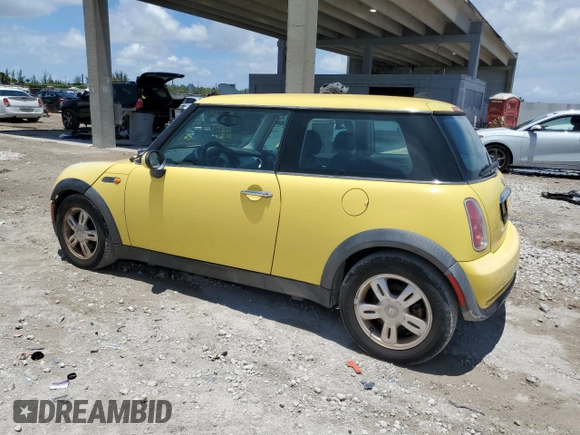2006 MINI Hardtop with VIN WMWRC33556TJ75369, listed as a Copart auction lot 61793745 with 60,194 mi miles and Clean title. Bid and sale history available at DreamBid. Image 2.