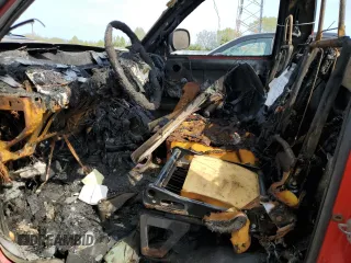 1999 Dodge 2500 z VIN 3B7KF26Z2XM526971, wystawiony jako Copart lot #54605525 z przebiegiem Nie podano mil oraz Szkody całkowita. Historia ofert i sprzedaży dostępna na DreamBid. Obrazek 7.