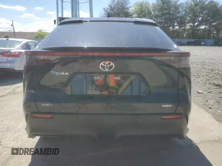 2024 Toyota bZ4X XLE z VIN JTMABACAXRA088300, wystawiony jako Copart lot #55844025 z przebiegiem 369 mil mil oraz Szkody całkowita. Historia ofert i sprzedaży dostępna na DreamBid. Obrazek 6.