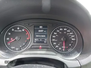 2017 Audi A3 Premium z VIN WAUAUGFF6H1044150, wystawiony jako IAAI lot #42002615 z przebiegiem 60 371 mil mil oraz . Historia ofert i sprzedaży dostępna na DreamBid. Obrazek 7.