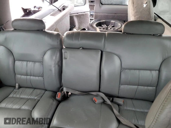 1996 Chevrolet Suburban with VIN 3GNEC16R9TG167845, listed as a Copart auction lot 80119734 with 414,794 mi miles and Salvage title. Bid and sale history available at DreamBid. Image 10.