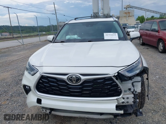 2021 Toyota Highlander XLE with VIN 5TDHZRBH9MS551417, listed as a IAAI auction lot 42751622 with 60,295 mi miles and . Bid and sale history available at DreamBid. Image 13.