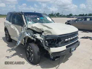 2024 Ford Bronco Sport Outer Banks z VIN 3FMCR9C61RRF50842, wystawiony jako IAAI lot #42496366 z przebiegiem 2 662 mil mil oraz . Historia ofert i sprzedaży dostępna na DreamBid. Obrazek 1.