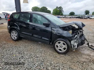 2017 Ford Escape S z VIN 1FMCU0F73HUB48990, wystawiony jako Copart lot #56843835 z przebiegiem 147 780 mil mil oraz Szkoda całkowita • Salvage title. Historia ofert i sprzedaży dostępna na DreamBid. Obrazek 4.
