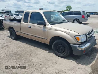 2000 Toyota Tacoma z VIN 5TEVL52N4YZ717158, wystawiony jako IAAI lot #42223643 z przebiegiem 180 515 mil mil oraz . Historia ofert i sprzedaży dostępna na DreamBid. Obrazek 1.