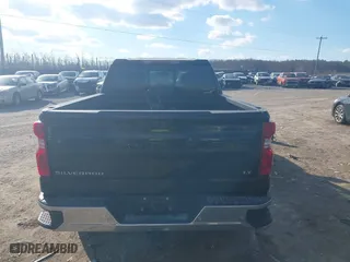 2019 Chevrolet Silverado 1500 LT with VIN 1GCUYDED2KZ282329, listed as a IAAI auction lot 41595747 with 190,000 mi miles. Bid and sale history available at carsss.com. Image 17.