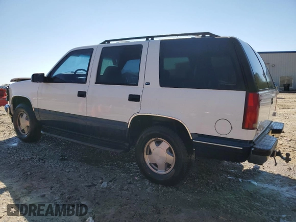 1997 GMC Yukon with VIN 1GKEK13R0VJ747359, listed as a Copart auction lot 48301095 with 272,417 mi miles and Salvage Title. Bid and sale history available at carsss.com. Image 2.