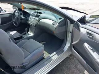 2008 Toyota Solara SE z VIN 4T1CE30P38U763577, wystawiony jako IAAI lot #42201979 z przebiegiem 116 008 mil mil oraz . Historia ofert i sprzedaży dostępna na DreamBid. Obrazek 5.