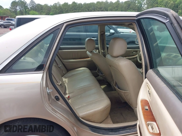 2000 Toyota Avalon XL with VIN 4T1BF28B4YU003928, listed as a IAAI auction lot 42047894 with 303,179 mi miles and . Bid and sale history available at DreamBid. Image 8.