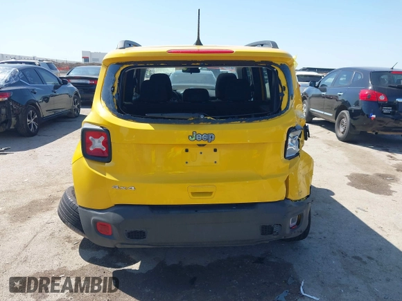 2023 Jeep Renegade Latitude with VIN ZACNJDB11PPP62206, listed as a IAAI auction lot 41998934 with 9,577 mi miles and . Bid and sale history available at carsss.com. Image 17.