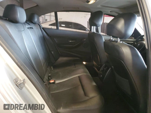 2015 BMW 3 Series 328i xDrive с VIN WBA3B5G52FNS15121, выставлен на аукционе Copart как лот 60966165 с пробегом 105 663 миль миль и Списание • Salvage title. История ставок и продаж доступна на DreamBid. Изображение 10.