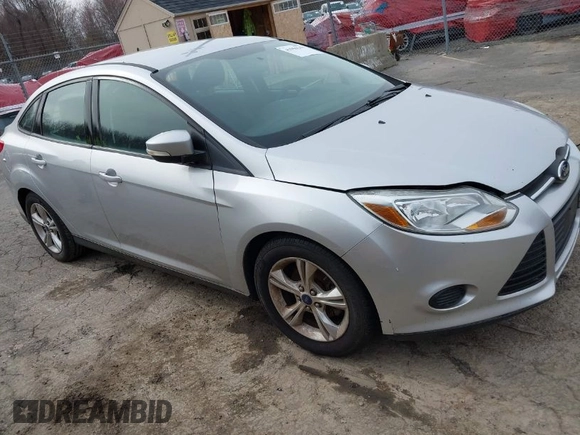 2014 Ford Focus SE with VIN 1FADP3F24EL285126, listed as a IAAI auction lot 41956143 with 113,415 mi miles. Bid and sale history available at carsss.com. Image 1.