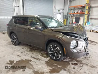 2024 Mitsubishi Outlander SEL z VIN JA4J4WA84RZ054131, wystawiony jako IAAI lot #41555718 z przebiegiem 17 559 mil mil oraz . Historia ofert i sprzedaży dostępna na DreamBid. Obrazek 1.
