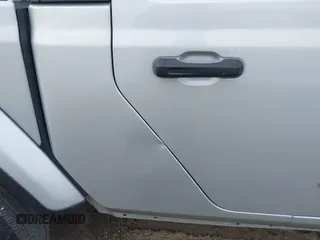 2023 Jeep Gladiator Sport S с VIN 1C6HJTAG4PL528816, выставлен на аукционе IAAI как лот 41512720 с пробегом 49 873 миль миль и . История ставок и продаж доступна на DreamBid. Изображение 6.
