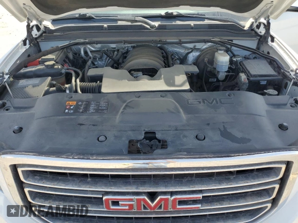2016 GMC Yukon XL SLT with VIN 1GKS2GKC6GR228033, listed as a Copart auction lot 52450055 with 135,476 mi miles and Salvage Title. Bid and sale history available at DreamBid. Image 13.