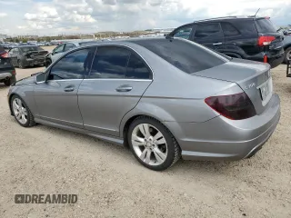 2012 Mercedes-Benz C 300 Sport z VIN WDDGF8BB9CA632381, wystawiony jako Copart lot #63055425 z przebiegiem 194 054 mil mil oraz Czysty tytuł • Clean title. Historia ofert i sprzedaży dostępna na DreamBid. Obrazek 2.