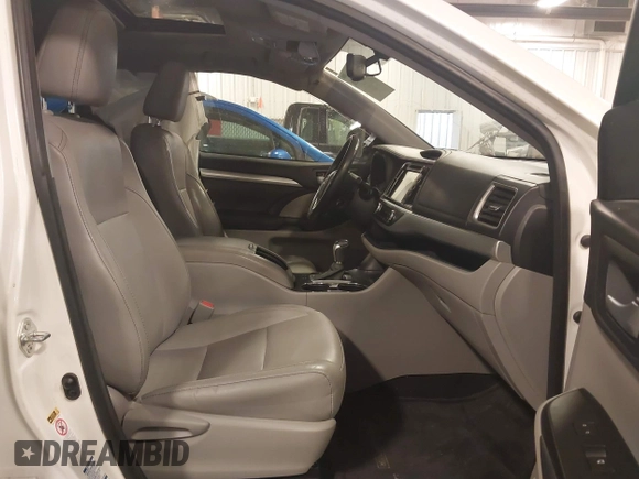 2015 Toyota Highlander XLE z VIN 5TDJKRFH9FS115122, wystawiony jako IAAI lot #41925336 z przebiegiem 159 518 mil mil oraz . Historia ofert i sprzedaży dostępna na DreamBid. Obrazek 5.