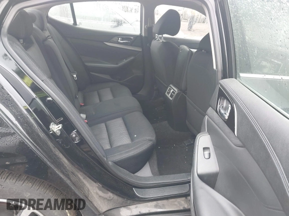 2016 Nissan Maxima SL z VIN 1N4AA6AP0GC420386, wystawiony jako IAAI lot #41981213 z przebiegiem 134 266 mil mil oraz . Historia ofert i sprzedaży dostępna na DreamBid. Obrazek 8.