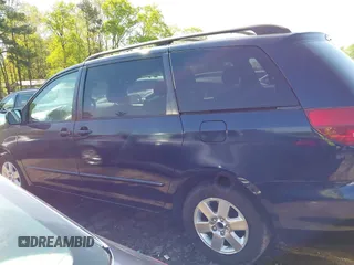 2004 Toyota Sienna XLE with VIN 5TDZA22C24S126161, listed as a IAAI auction lot 41986548 with 244,490 mi miles. Bid and sale history available at carsss.com. Image 15.
