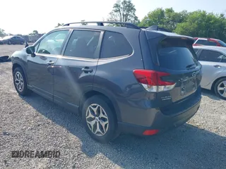 2021 Subaru Forester Premium z VIN JF2SKAJC9MH562537, wystawiony jako IAAI lot #42673896 z przebiegiem 66 819 mil mil oraz . Historia ofert i sprzedaży dostępna na DreamBid. Obrazek 3.