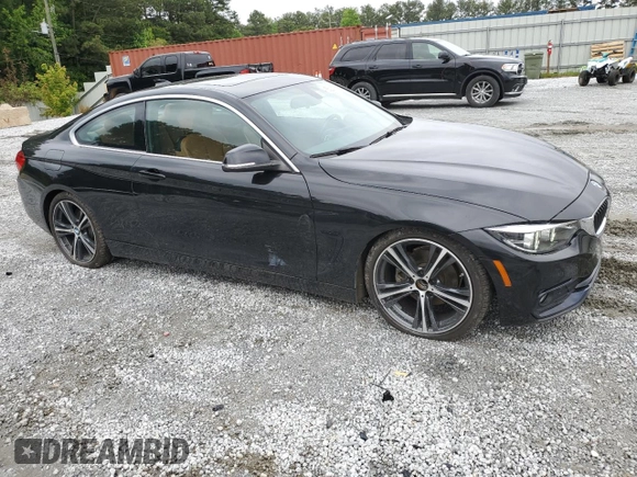 2018 BMW 4 Series 430i z VIN WBA4W3C50JAC97534, wystawiony jako Copart lot #55630895 z przebiegiem 90 212 mil mil oraz Szkody całkowita. Historia ofert i sprzedaży dostępna na DreamBid. Obrazek 4.