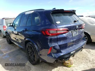 2021 BMW X5 M z VIN 5YMJU0C02M9E48899, wystawiony jako Copart lot #62313822 z przebiegiem 18 708 mil mil oraz . Historia ofert i sprzedaży dostępna na DreamBid. Obrazek 3.