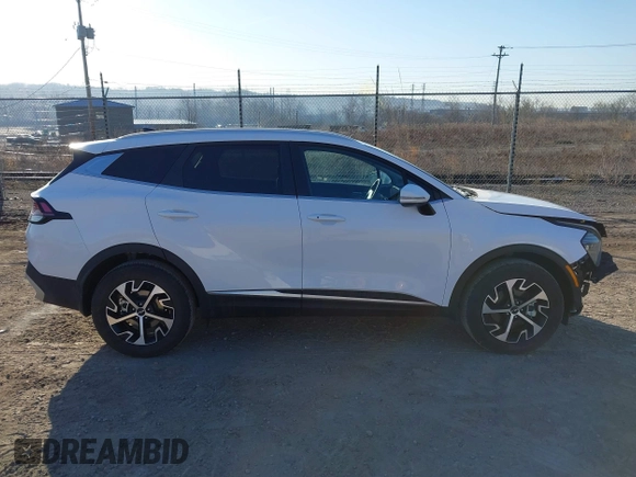 2025 Kia Sportage EX with VIN 5XYK3CDF4SG246952, listed as a IAAI auction lot 41754553 with 2,798 mi miles and . Bid and sale history available at carsss.com. Image 13.
