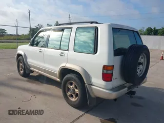 2002 Isuzu Trooper S with VIN JACDS58X427J11007, listed as a IAAI auction lot 42258021 with 190,192 mi miles and . Bid and sale history available at DreamBid. Image 3.