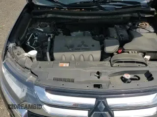 2017 Mitsubishi Outlander ES z VIN JA4AD2A31HZ066619, wystawiony jako Copart lot #61806775 z przebiegiem 136 260 mil mil oraz Szkoda całkowita • Salvage title. Historia ofert i sprzedaży dostępna na DreamBid. Obrazek 14.