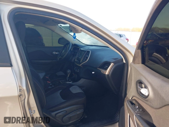 2015 Jeep Cherokee Sport с VIN 1C4PJLABXFW561115, выставлен на аукционе IAAI как лот 41969932 с пробегом 120 026 миль миль и . История ставок и продаж доступна на DreamBid. Изображение 5.
