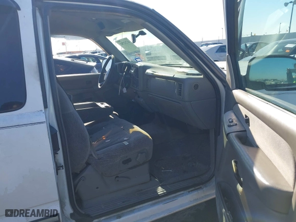 1999 Chevrolet Silverado 1500 LS with VIN 2GCEC19T1X1229396, listed as a IAAI auction lot 41212702 with 480,867 mi miles. Bid and sale history available at carsss.com. Image 5.