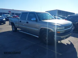 2002 Chevrolet Silverado 1500HD LT with VIN 1GCGK13U82F174704, listed as a IAAI auction lot 41618439 with 362,554 mi miles and . Bid and sale history available at DreamBid. Image 1.