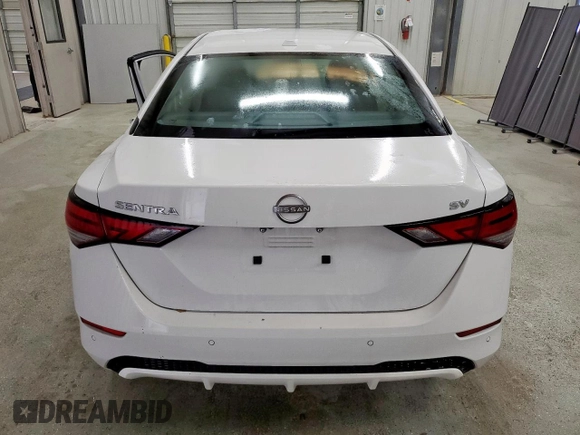 2024 Nissan Sentra SV z VIN 3N1AB8CV3RY338597, wystawiony jako Copart lot #57588955 z przebiegiem 27 910 mil mil oraz Szkoda całkowita • Salvage title. Historia ofert i sprzedaży dostępna na DreamBid. Obrazek 6.